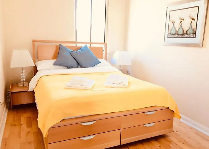 Double Room In The Heart Of Kingston Upon Thames In London